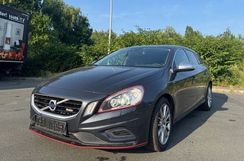 Schwarz Gebraucht 2011 Volvo V60 R-Design Kombi | 5.800 € (Superpreis) - Bild 1/4