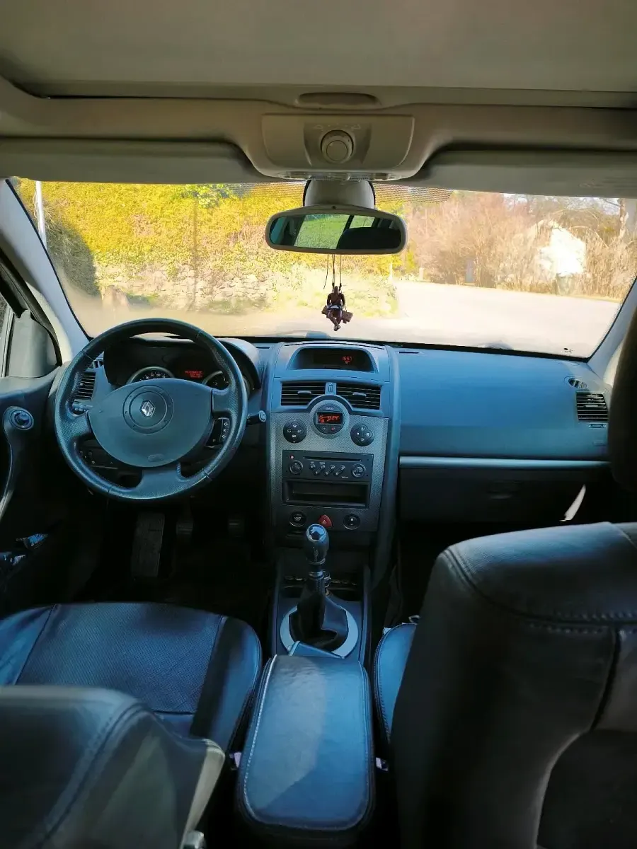 Gebraucht Renault Mégane 135 PS (99 kW) 2026 Silber Kleinwagen