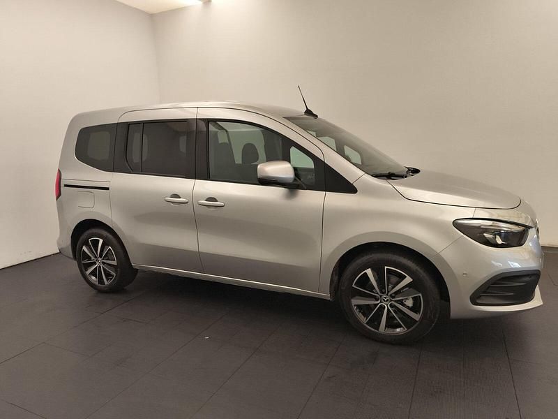 Gebraucht Mercedes T180 Progressive 130 PS (95 kW) 2025 Helvinsilber metallic Van / Kleinbus