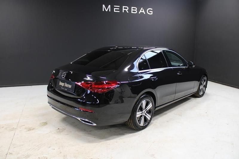 Gebraucht Mercedes C300e Avantgarde 313 PS (230 kW) 2024 Schwarz Limousine