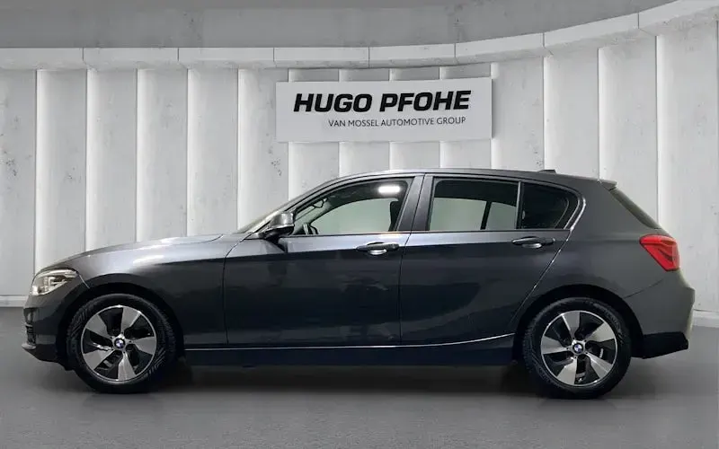 Gebraucht BMW 118 Sport Line 136 PS (100 kW) 2019 Grau Limousine