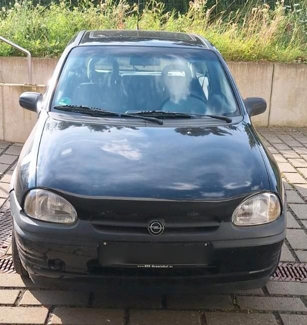 Schwarz Gebraucht 1997 Opel Corsa Kleinwagen | 500 € (Guter Preis) - Bild 1/4