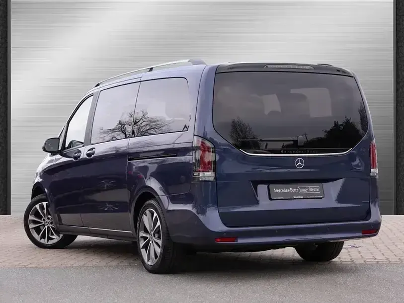 Gebraucht Mercedes V250 Style 190 PS (139 kW) 2025 Blau Van / Kleinbus