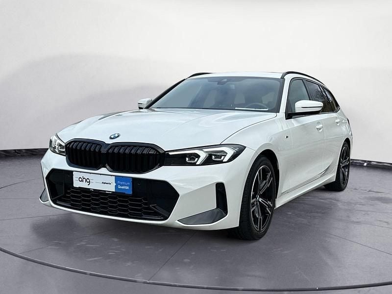 Weiß Gebraucht 2024 BMW 320 M Sport Kombi | 39.990 € (Guter Preis) - Bild 1/4