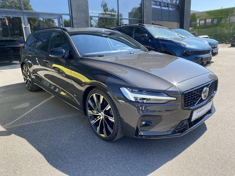 Gebraucht Volvo V60 Ultimate 197 PS (144 kW) 2024 Grau Kombi