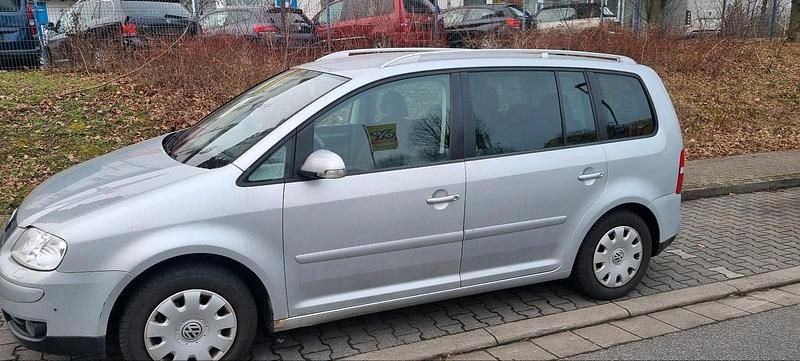 Gebraucht VW Touran 150 PS (110 kW) 2007 Silber Van / Kleinbus