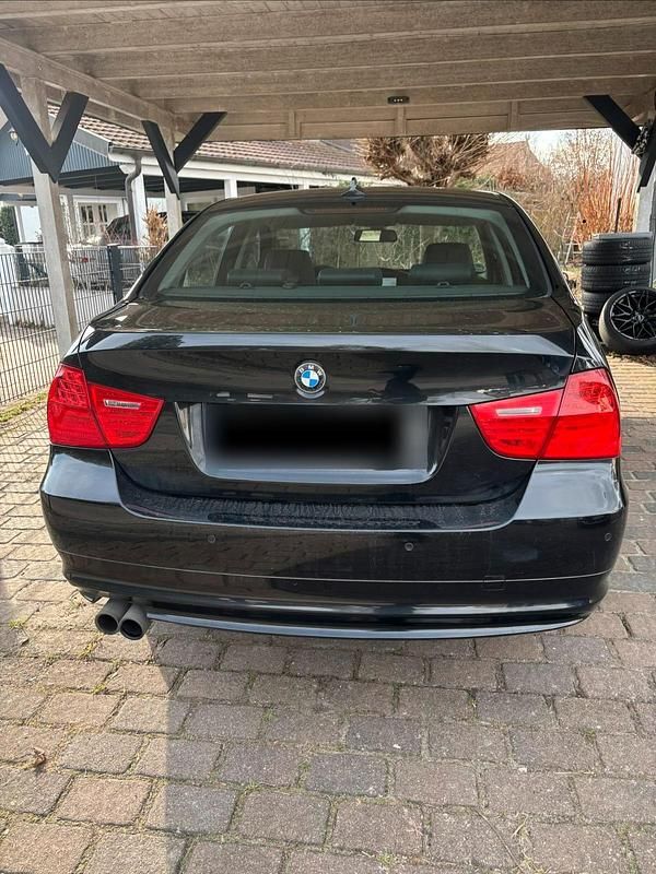 Gebraucht BMW 325 218 PS (160 kW) 2008 Schwarz Limousine