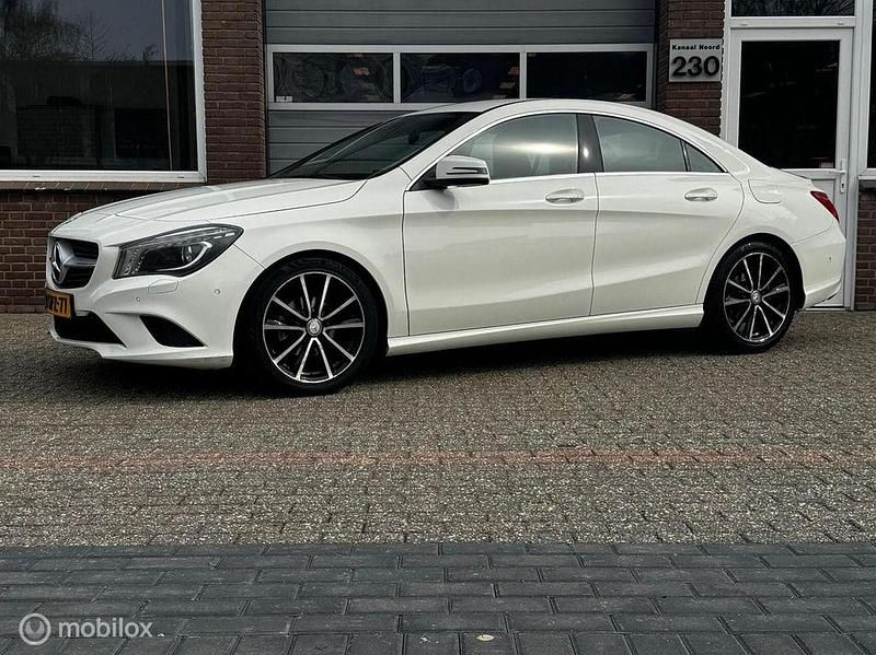 Gebraucht Mercedes CLA180 122 PS (89 kW) 2013 Weiß Limousine