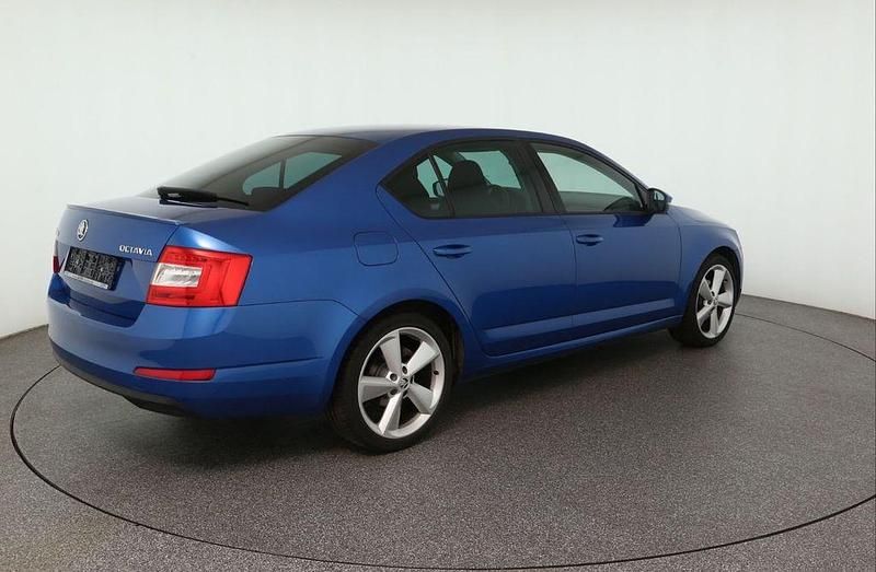 Gebraucht Skoda Octavia Style 150 PS (110 kW) 2016 Blau Limousine