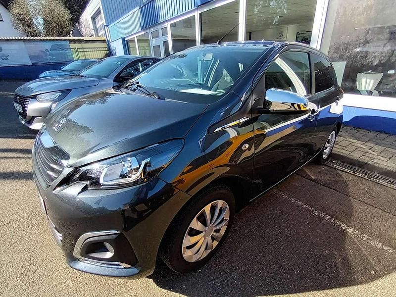 Lack dark grey metallic lack Gebraucht 2018 Peugeot 108 Allure Top Kleinwagen | 9.900 € (Fairer Preis) - Bild 1/4