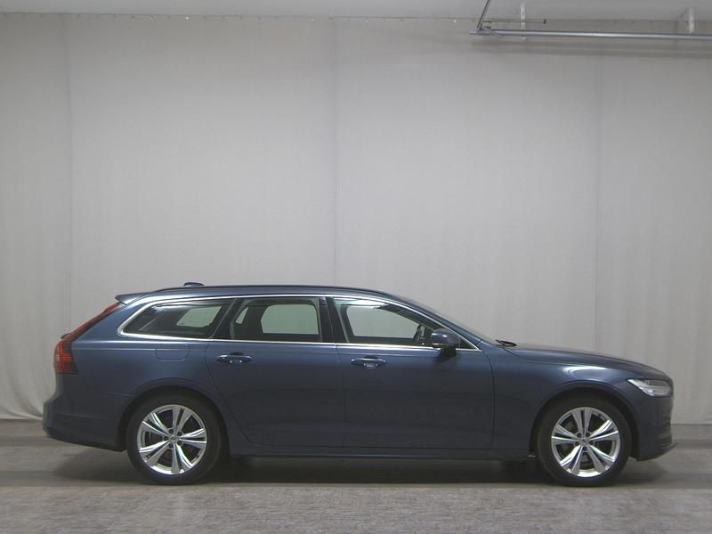 Blau Gebraucht 2021 Volvo V90 Momentum Kombi | 20.980 € (Fairer Preis) - Bild 1/4