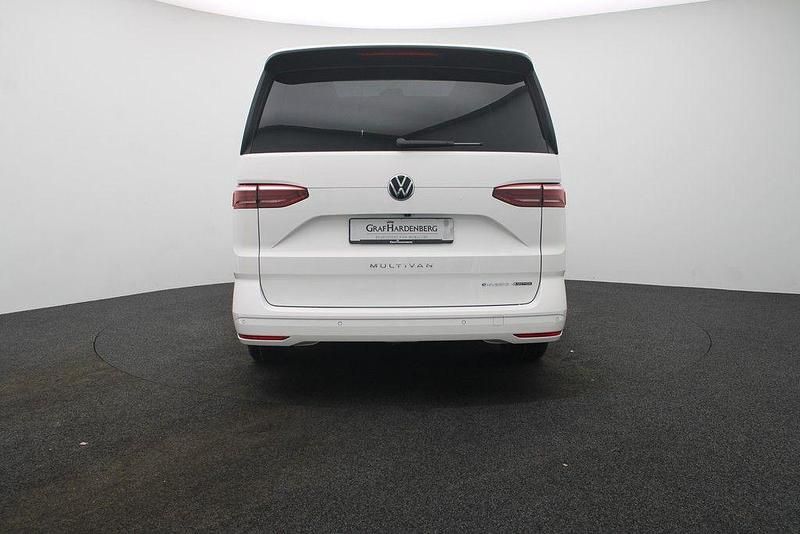 Neu VW Multivan Goal 177 PS (130 kW) 2026 Candyweiß Van