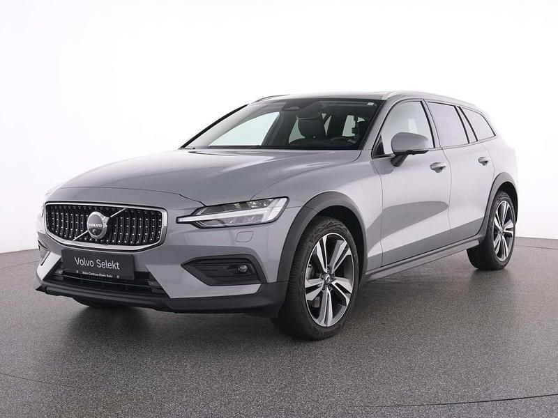 Gebraucht Volvo V60 CC Ultimate 197 PS (144 kW) 2023 Grau vapour grey / metallic Kombi