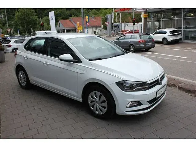 Gebraucht VW Polo Comfortline 95 PS (69 kW) 2017 Pure white Kleinwagen