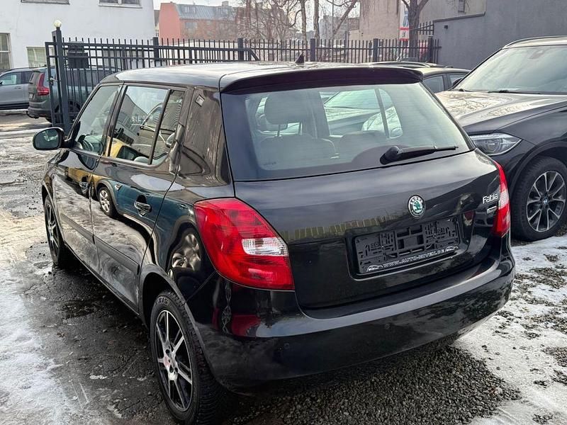 Gebraucht Skoda Fabia Ambiente 105 PS (77 kW) 2011 Schwarz Limousine