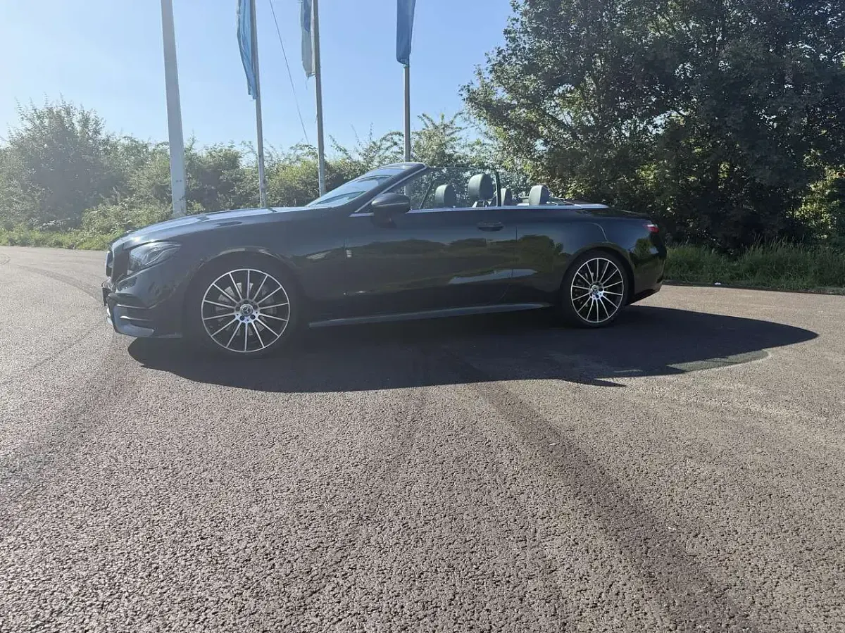 Gebraucht Mercedes E300 245 PS (180 kW) 2019 Grün Cabrio