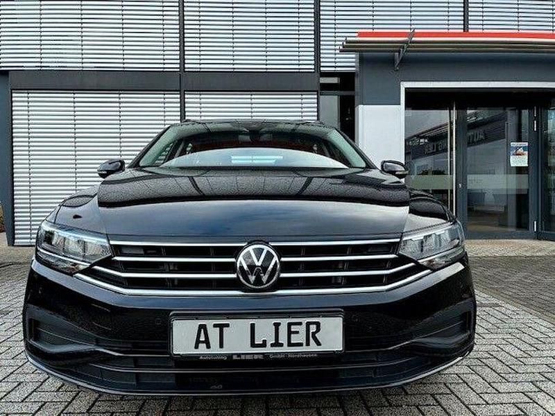 Gebraucht VW Passat Conceptline 150 PS (110 kW) 2022 Schwarz Kombi