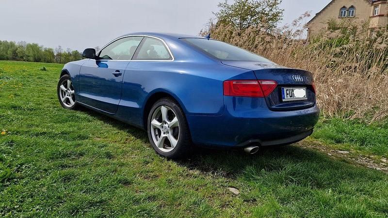 Blau Gebraucht 2009 Audi A5 Coupé | 11.900 € (Teuer) - Bild 1/4