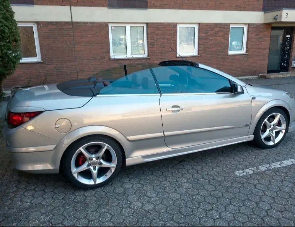 Gebraucht Opel Astra Cosmo 200 PS (147 kW) 2006 Silber Cabrio