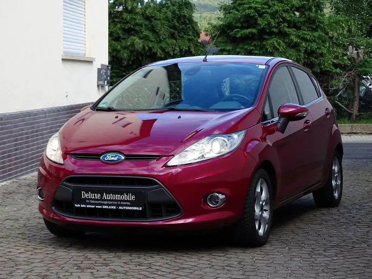 Gebraucht Ford Fiesta Titanium 97 PS (71 kW) 2009 Violett Kleinwagen