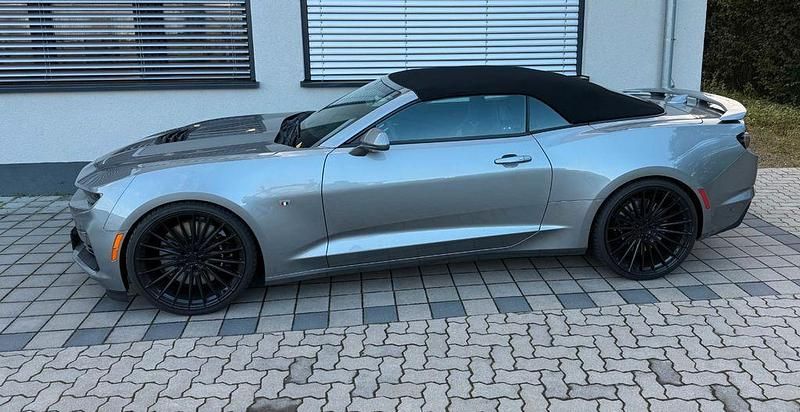 Grau Gebraucht 2025 Chevrolet Camaro SS Cabrio | 65.000 € - Bild 1/4