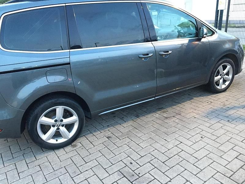 Gebraucht VW Sharan 140 PS (102 kW) 2014 Grau Van / Kleinbus