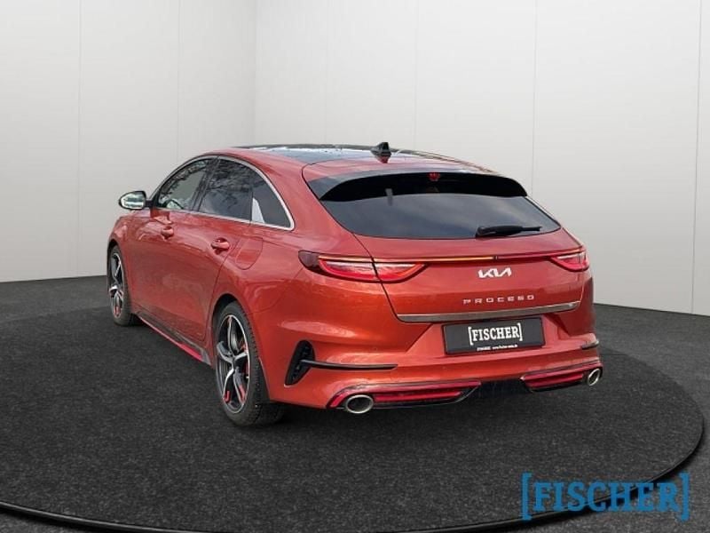 Używany Kia ProCeed GT 204 KM (150 kW) 2022 Pomarańczowy Kombi