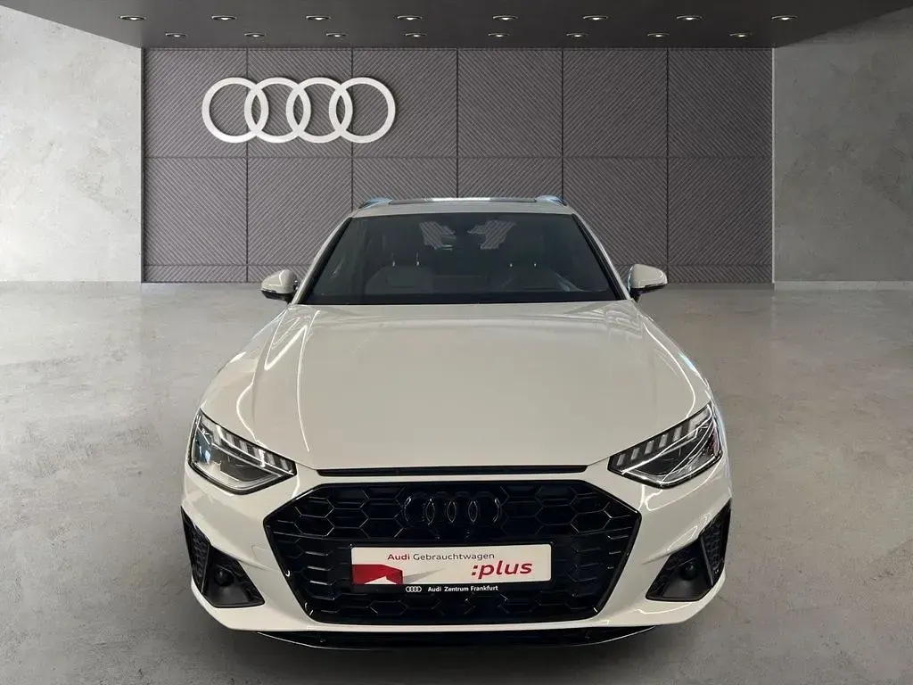 Gebraucht Audi A4 S-Line 204 PS (150 kW) 2023 Gletscherweiß metallic Kombi