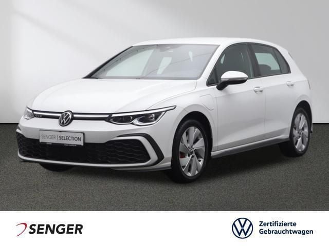 Weiß Gebraucht 2022 VW Golf VIII GTE Limousine | 24.380 € (Guter Preis) - Bild 1/4