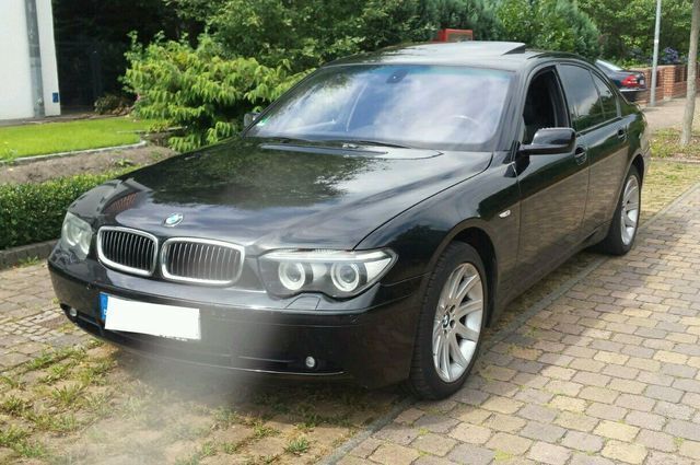 Gebraucht BMW 745 453 PS (333 kW) 2004 Schwarz metallic Limousine