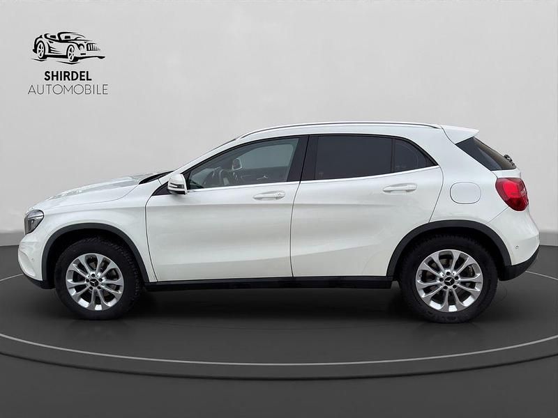 Gebraucht Mercedes GLA180 122 PS (89 kW) 2016 Weiß SUV