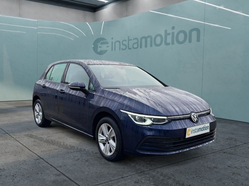 Blau Gebraucht 2022 VW Golf VIII Limousine | 23.388 € (Guter Preis) - Bild 1/4