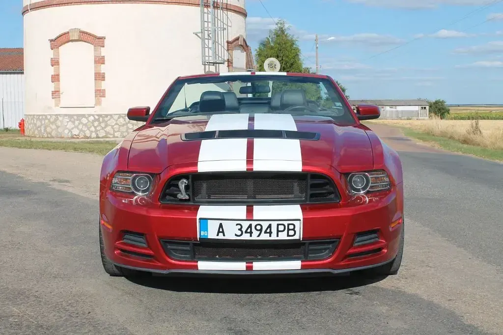 Gebraucht Ford Mustang Convertible 305 PS (224 kW) 2013 Rot Cabrio