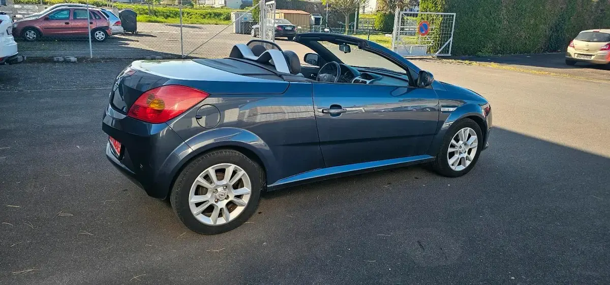 Occasion Opel Tigra 90 ch (66 kW) 2005 Bleue Cabriolet