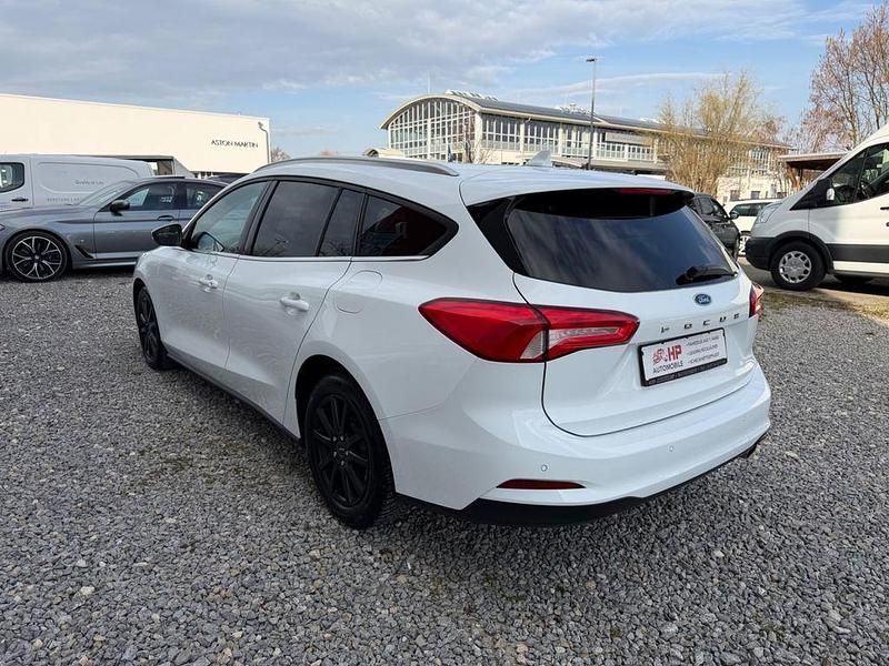 Gebraucht Ford Focus Cool & Connect 120 PS (88 kW) 2019 Weiß Limousine
