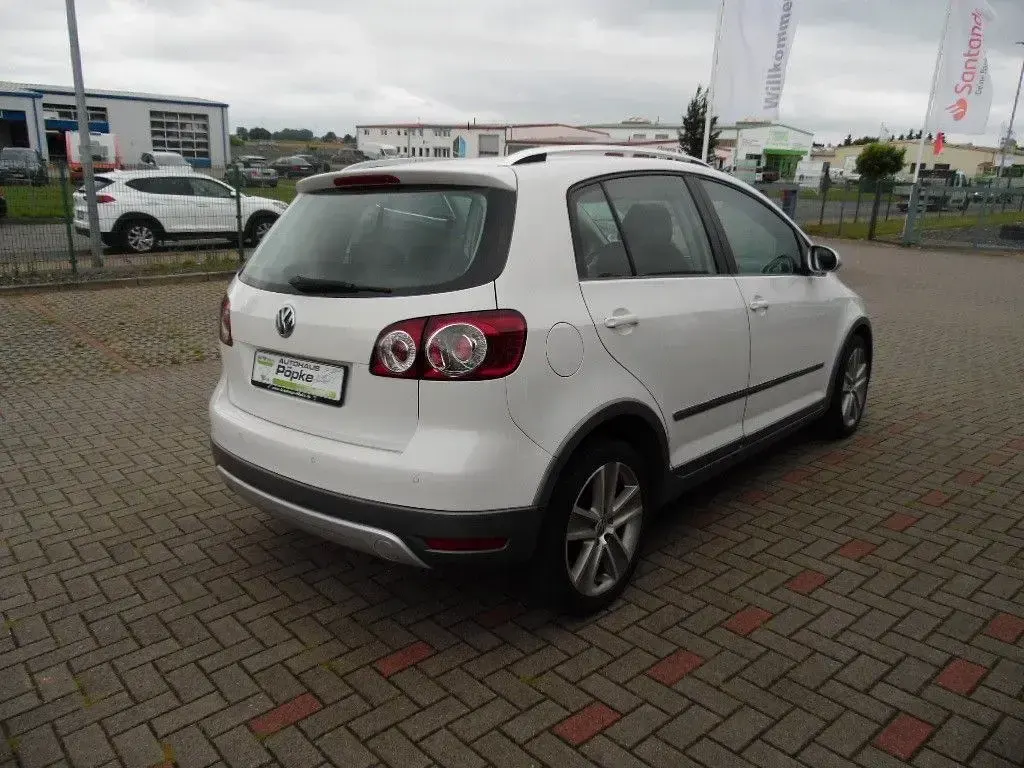 Usata VW Golf 105 CV (77 kW) 2011 Bianco Monovolume