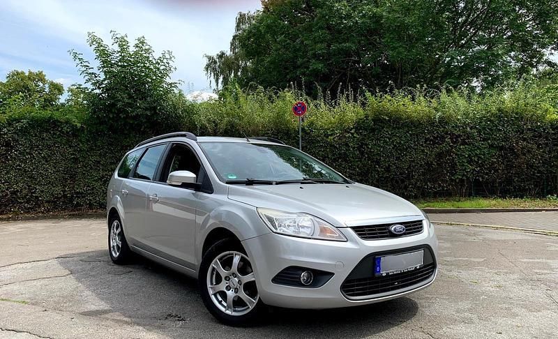Grau Gebraucht 2008 Ford Focus Style Kombi | 2.499 € (Fairer Preis) - Bild 1/4