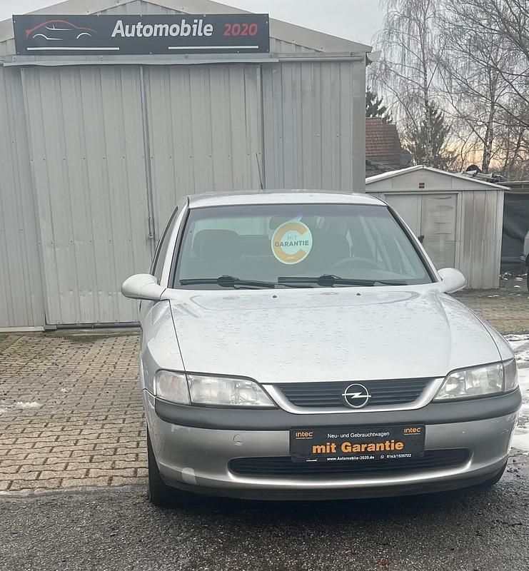 Gebraucht Opel Vectra 100 PS (73 kW) 1998 Silber Limousine
