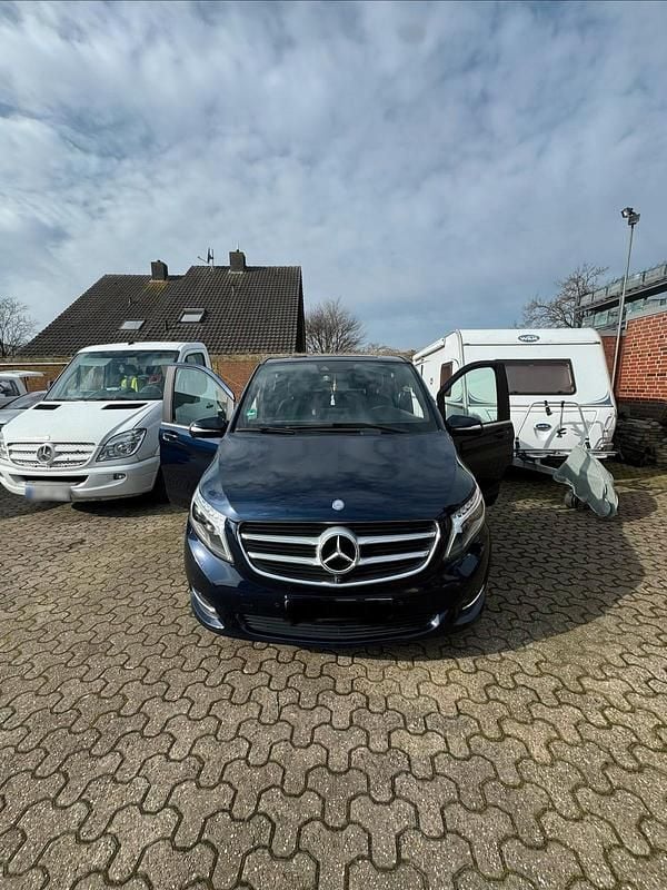 Gebraucht Mercedes V250 190 PS (139 kW) 2016 Blau Van / Kleinbus