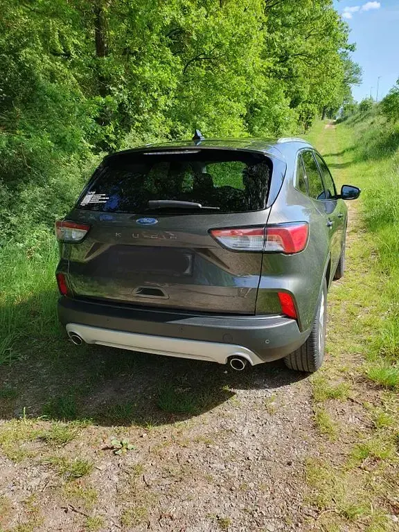 Gebraucht Ford Kuga Titanium 150 PS (110 kW) 2020 Grau SUV