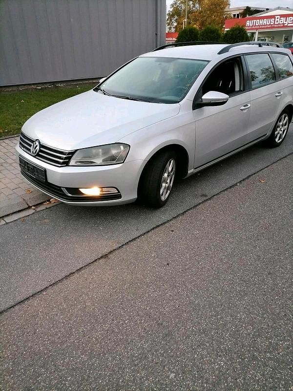 Silber Gebraucht 2012 VW Passat Kombi | 4.700 € (Guter Preis) - Bild 1/4