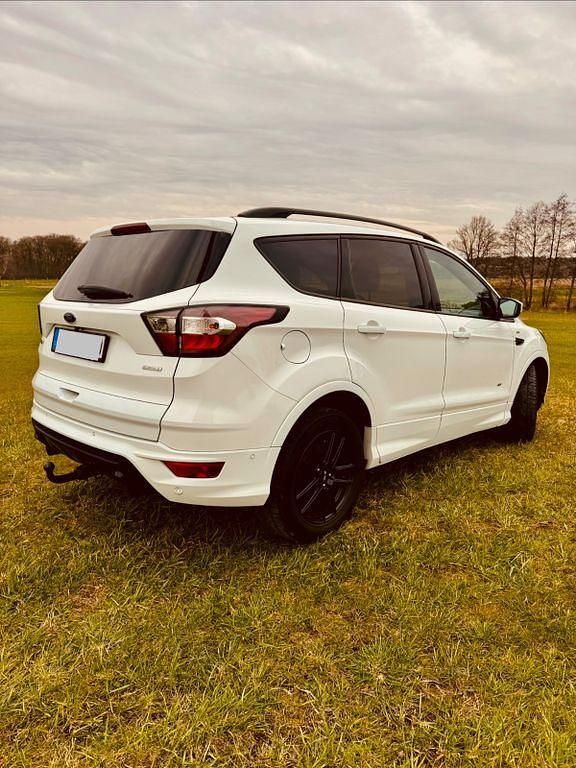 Gebraucht Ford Kuga ST-Line 182 PS (133 kW) 2016 Weiß SUV
