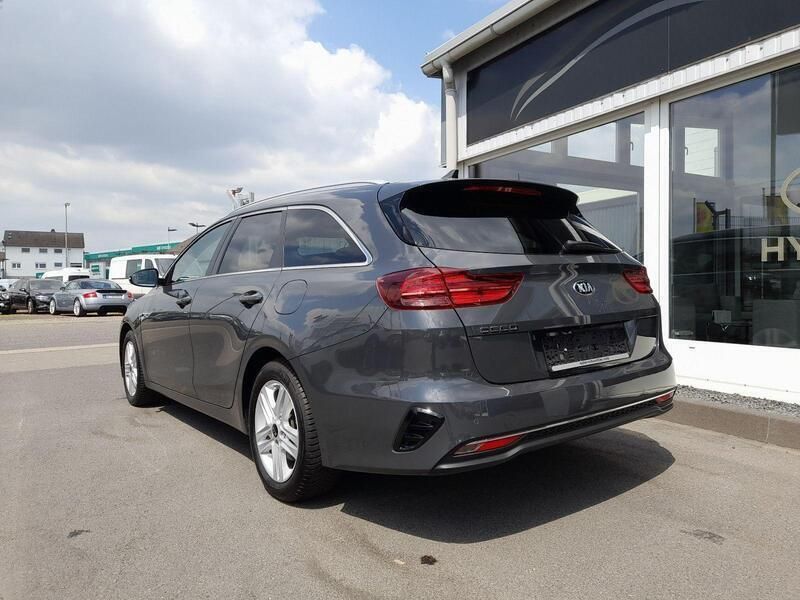 Metallic Gebraucht 2019 Kia Ceed Sportswagon Kombi | 16.890 € (Etwas zu teuer) - Bild 1/4