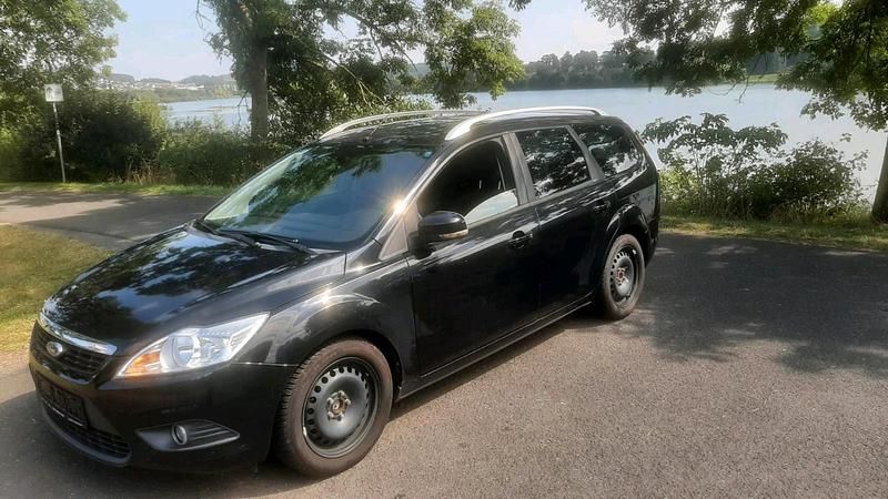 Gebraucht Ford Focus 100 PS (73 kW) 2011 Schwarz Kombi
