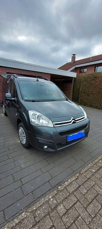 Grau Gebraucht 2017 Citroën Berlingo PureTech Van / Kleinbus | 10.000 € (Fairer Preis) - Bild 1/4