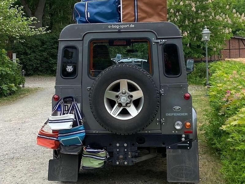 Gebraucht Land Rover Defender SE 122 PS (89 kW) 2016 Silber Kombi