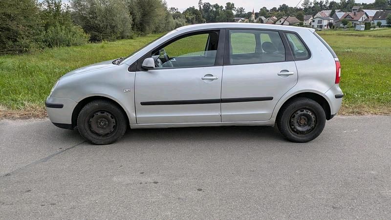 Silber Gebraucht 2003 VW Polo Kleinwagen | 300 € (Superpreis) - Bild 1/4