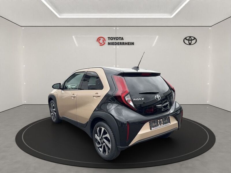 Gebraucht Toyota Aygo X Team 72 PS (52 kW) 2025 Beige SUV