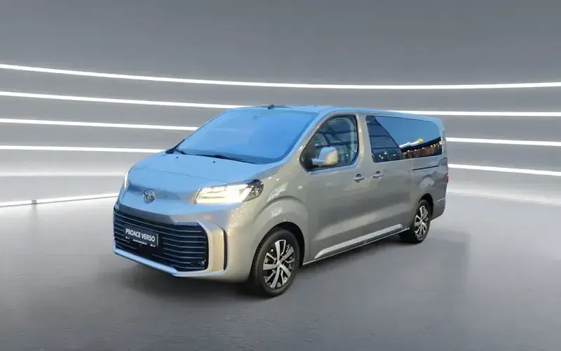 Gebraucht Toyota Proace Verso 180 PS (132 kW) 2024 Silber Kombi