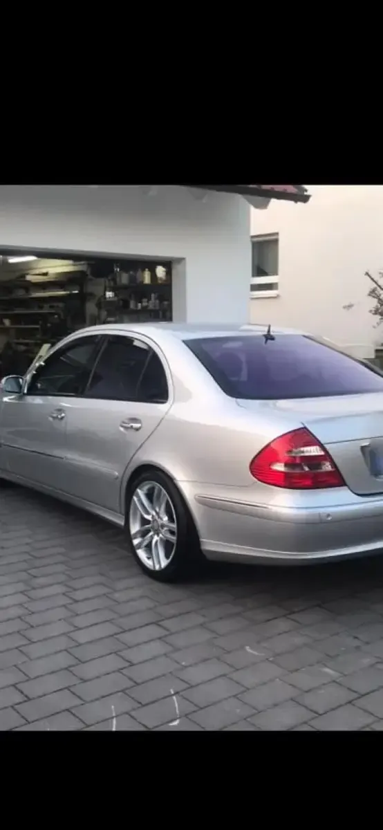 Gebraucht Mercedes E500 306 PS (225 kW) 2002 Silber Limousine